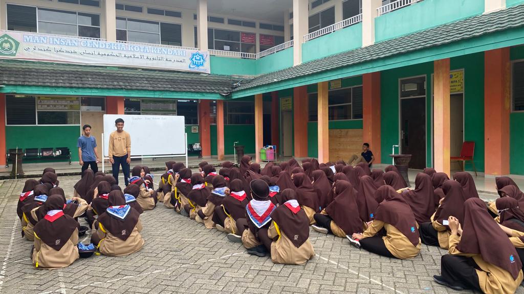 Ekstrakurikuler dan Prestasi