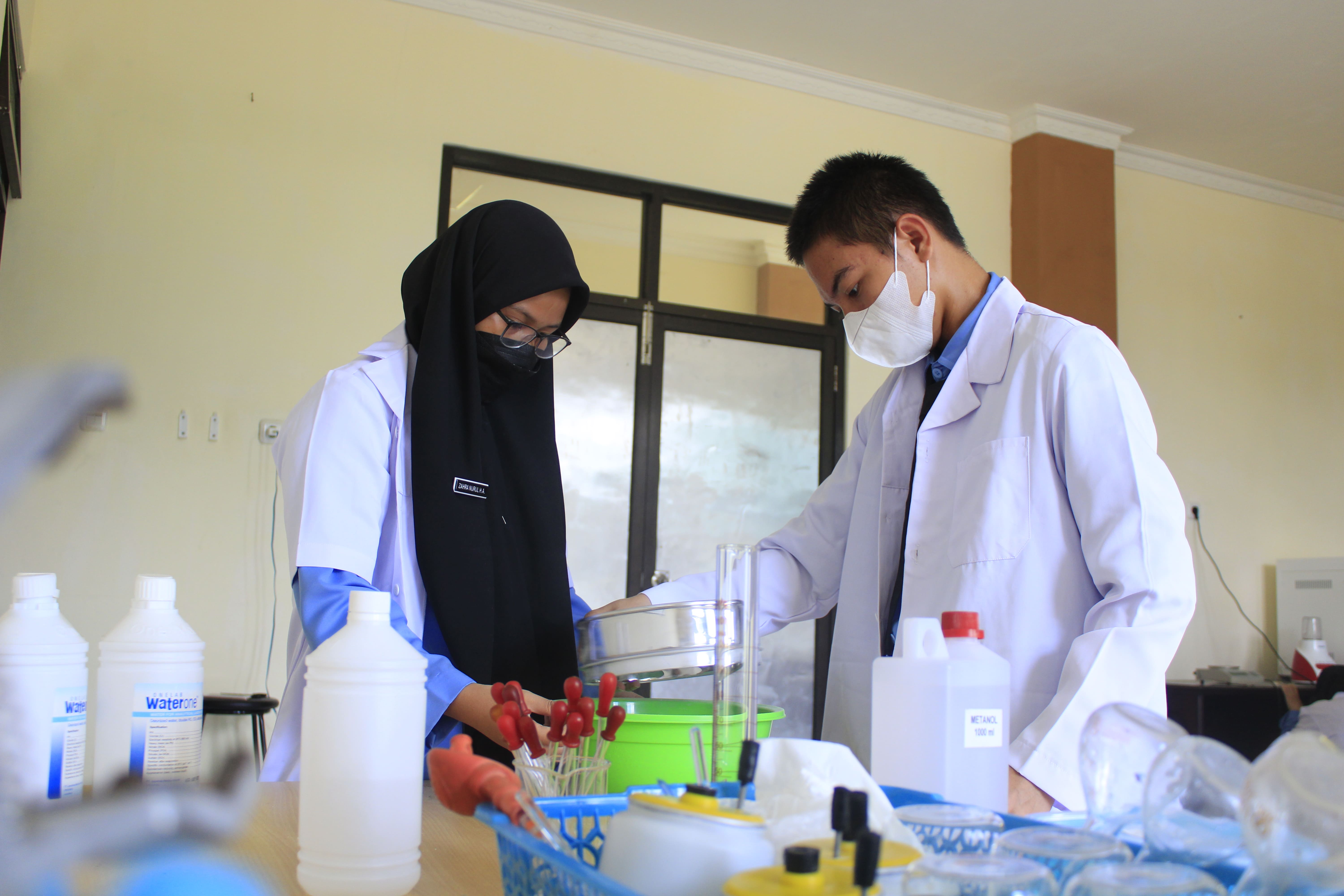 Praktik Laboratorium